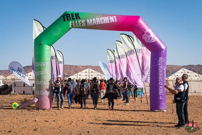 arche impression sur toute la surface multicolore sur une plage