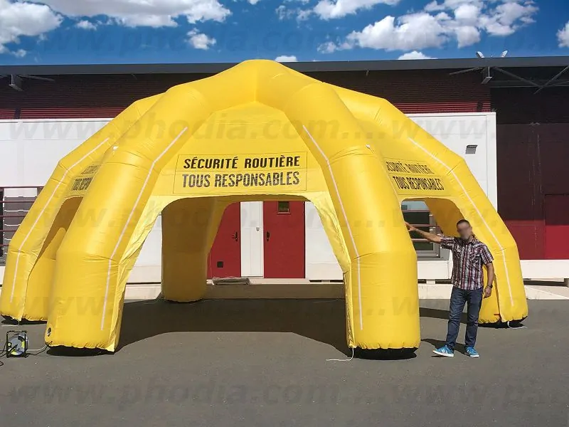 tente gonflable géante 8m securite routiere