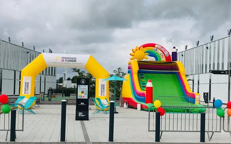 arche publicitaire installée à l'occasion du Summer Camp 2019 à Neuville en ferrain